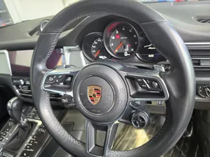 Porsche Macan 2019 Green