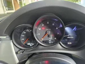 Porsche Macan 2019 Green