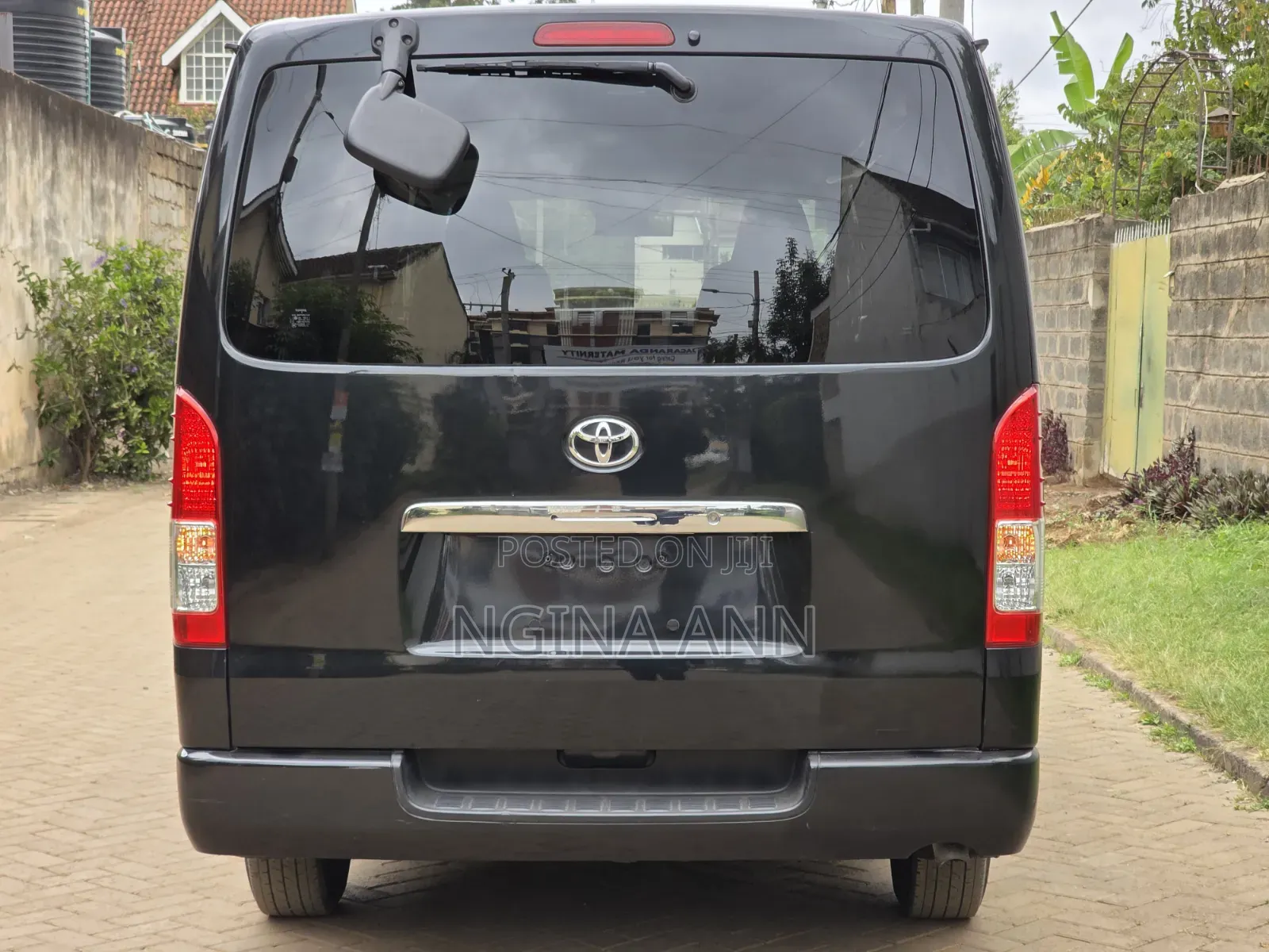 Toyota HiAce 2019 Black