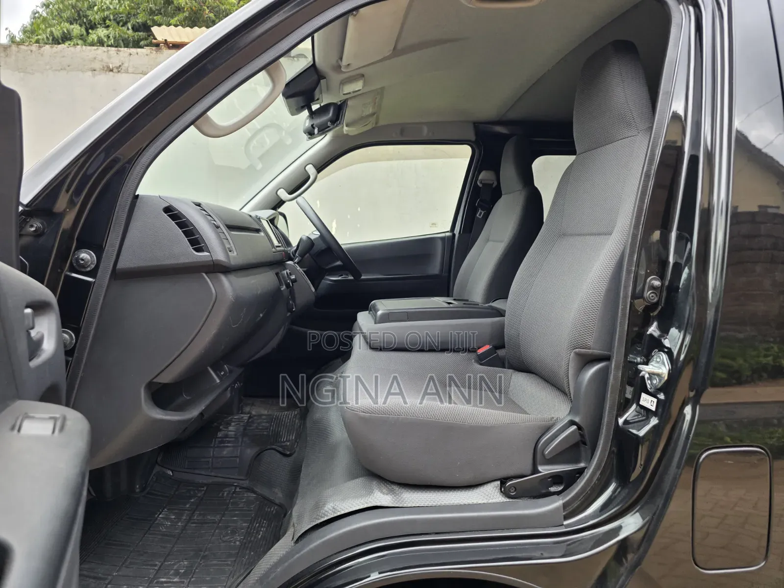 Toyota HiAce 2019 Black