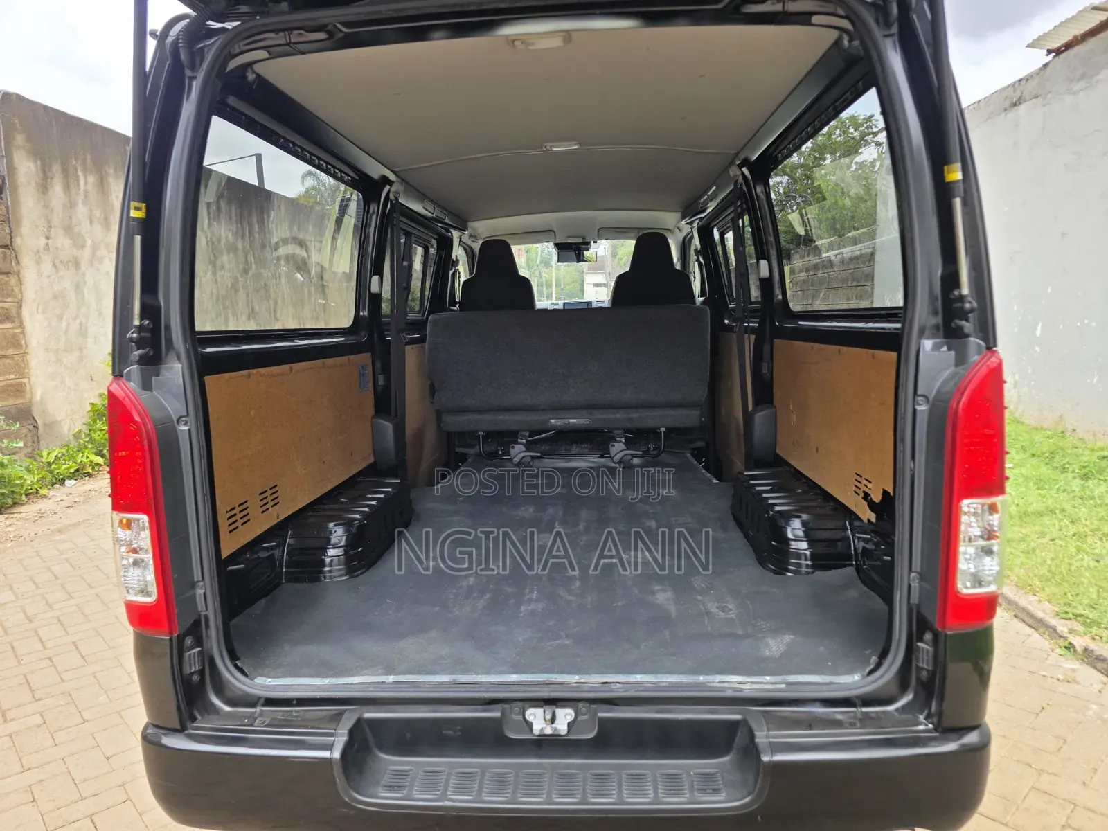 Toyota HiAce 2019 Black