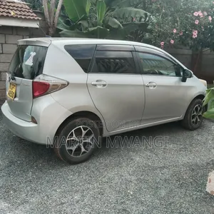 Toyota Ractis 2011 Silver