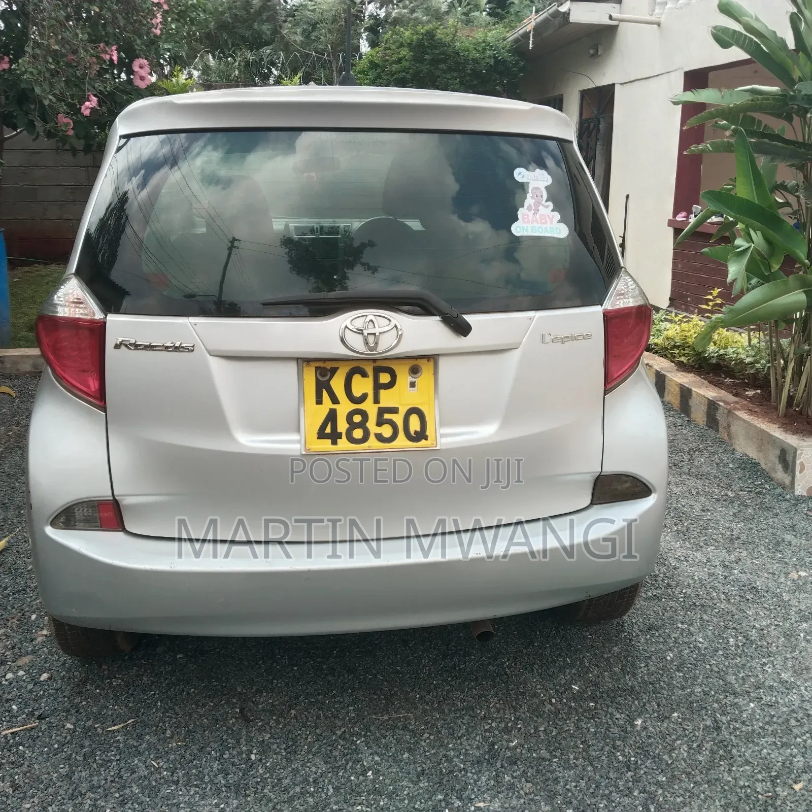 Toyota Ractis 2011 Silver