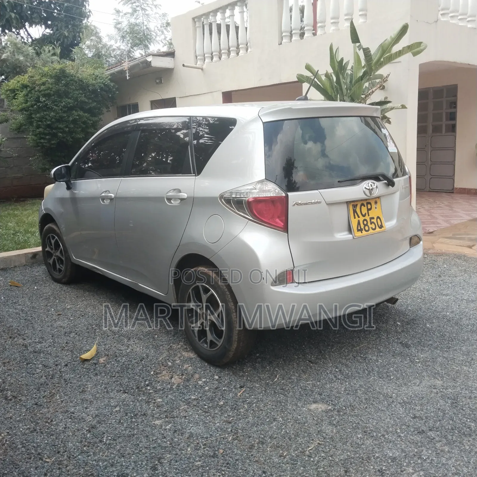 Toyota Ractis 2011 Silver
