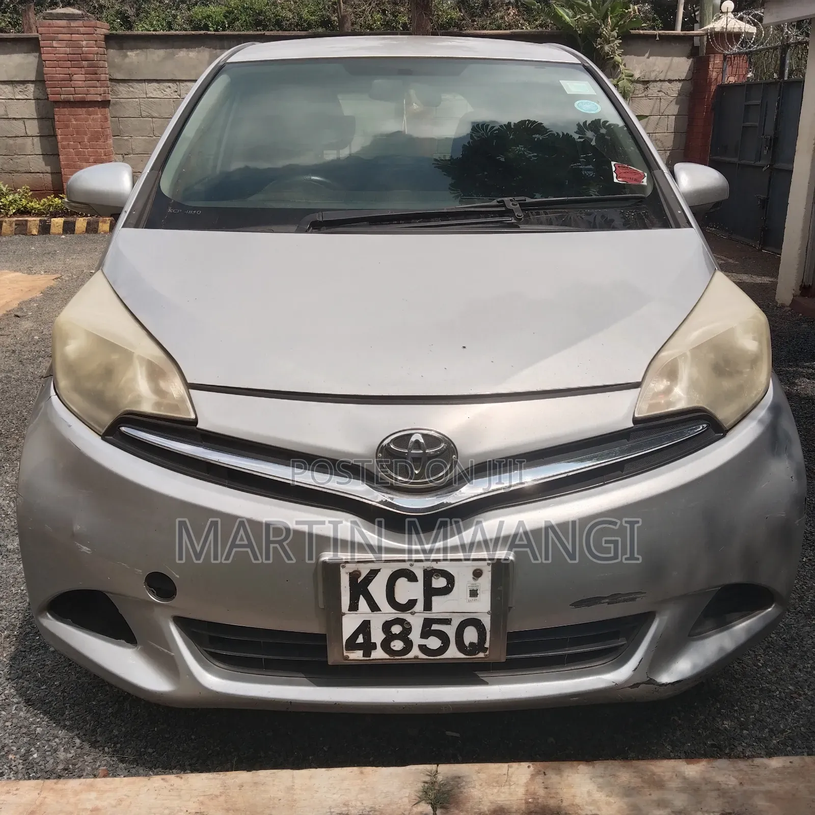 Toyota Ractis 2011 Silver