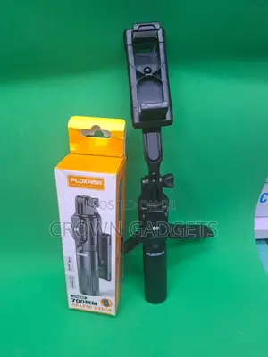 Plokama Live- 3 in 1 Selfie Stick With Tripod and Light
