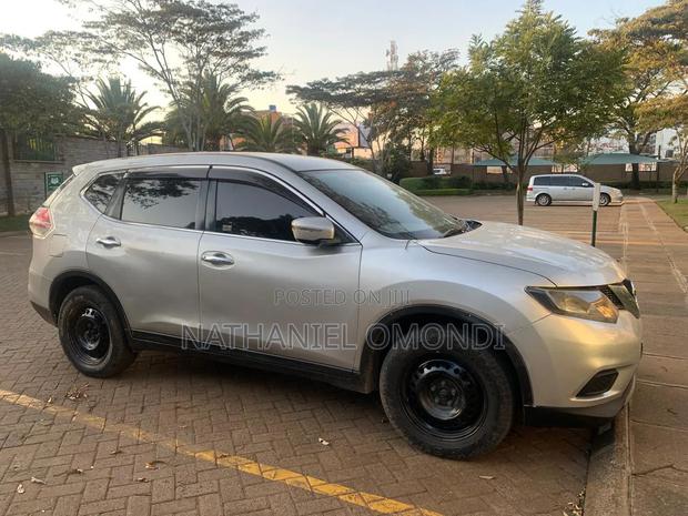 Nissan Extrail - thumbnail 2