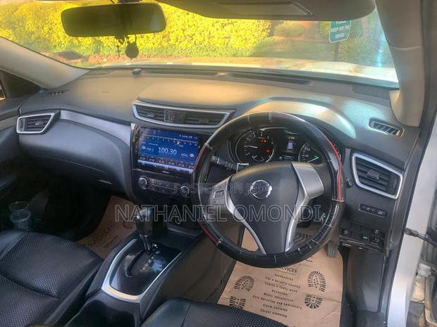 Nissan Extrail - thumbnail 3