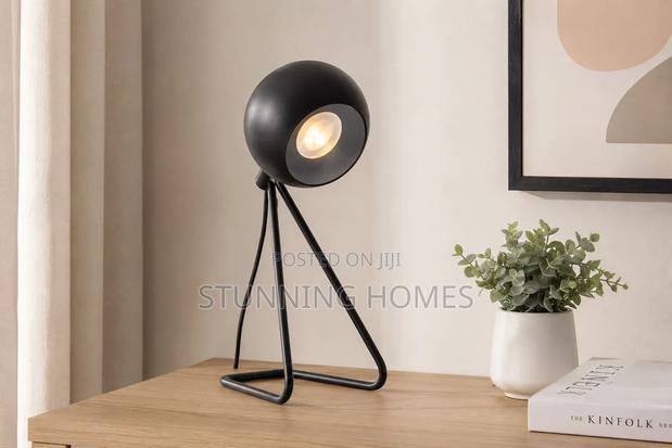 Modern Spotlight Table Lamp