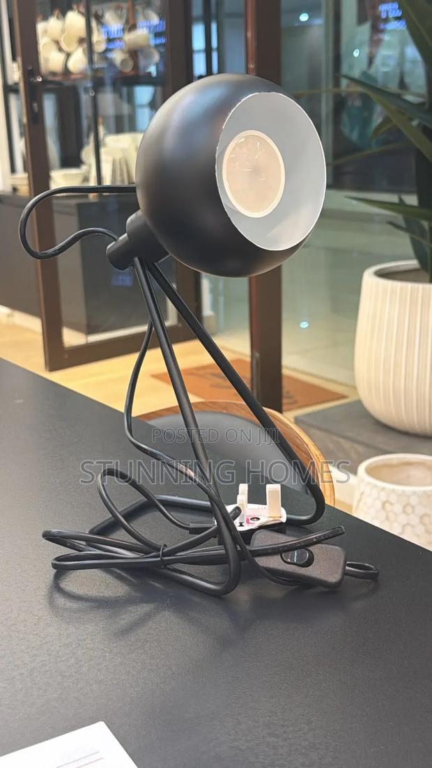 Modern Spotlight Table Lamp - thumbnail 2