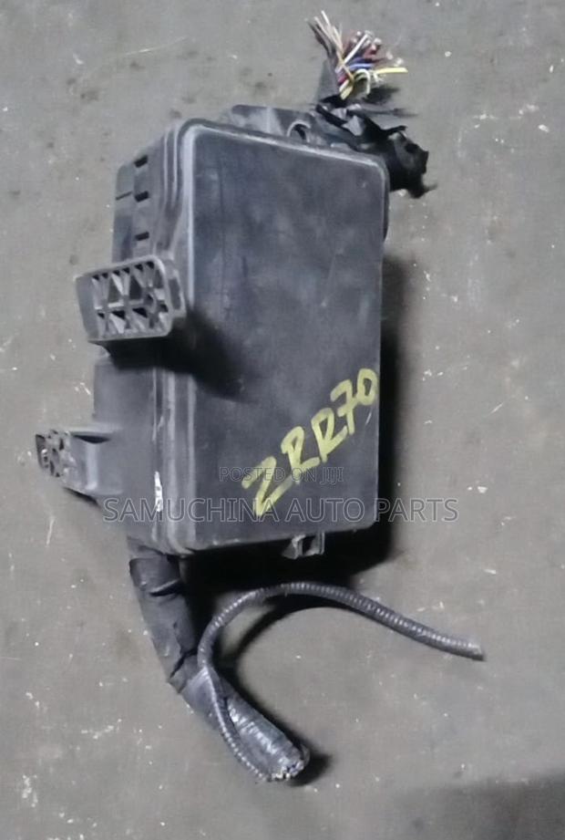Fuse Box 3zr Toyota Noah Zrr70