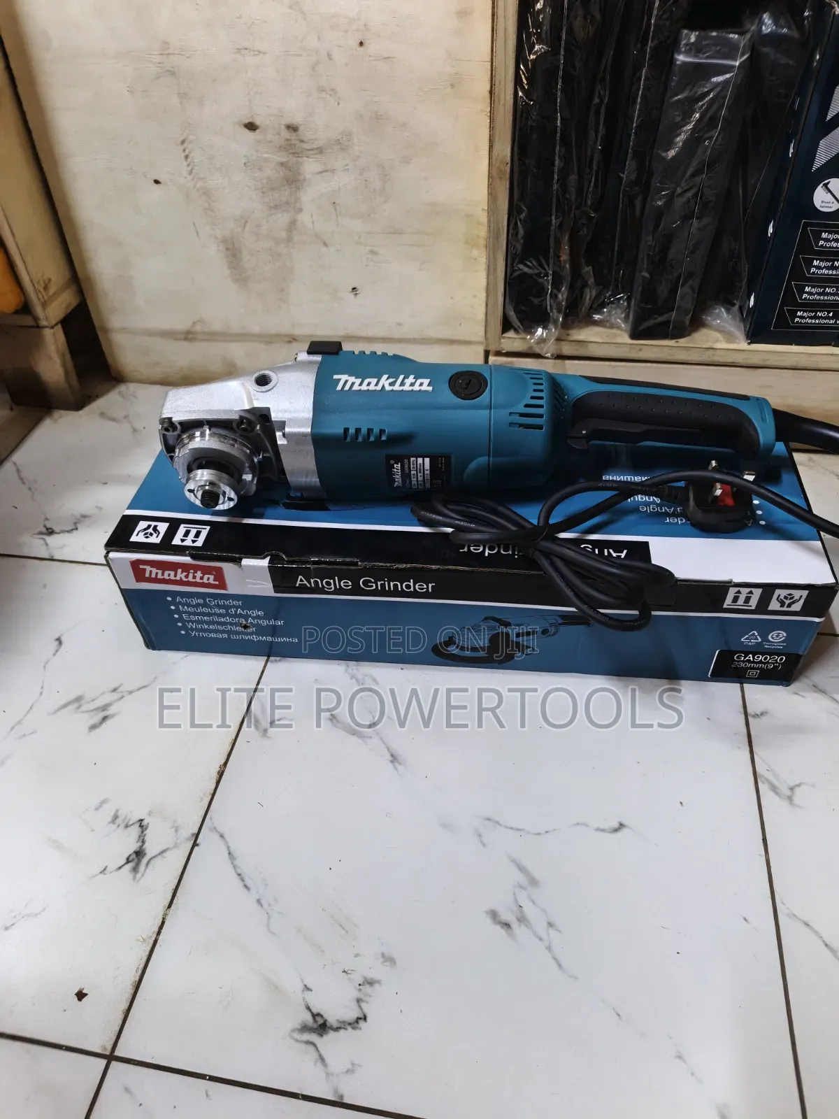 Makita 9 Inch 2200w Heavy Duty Angle Grinder Ga9020