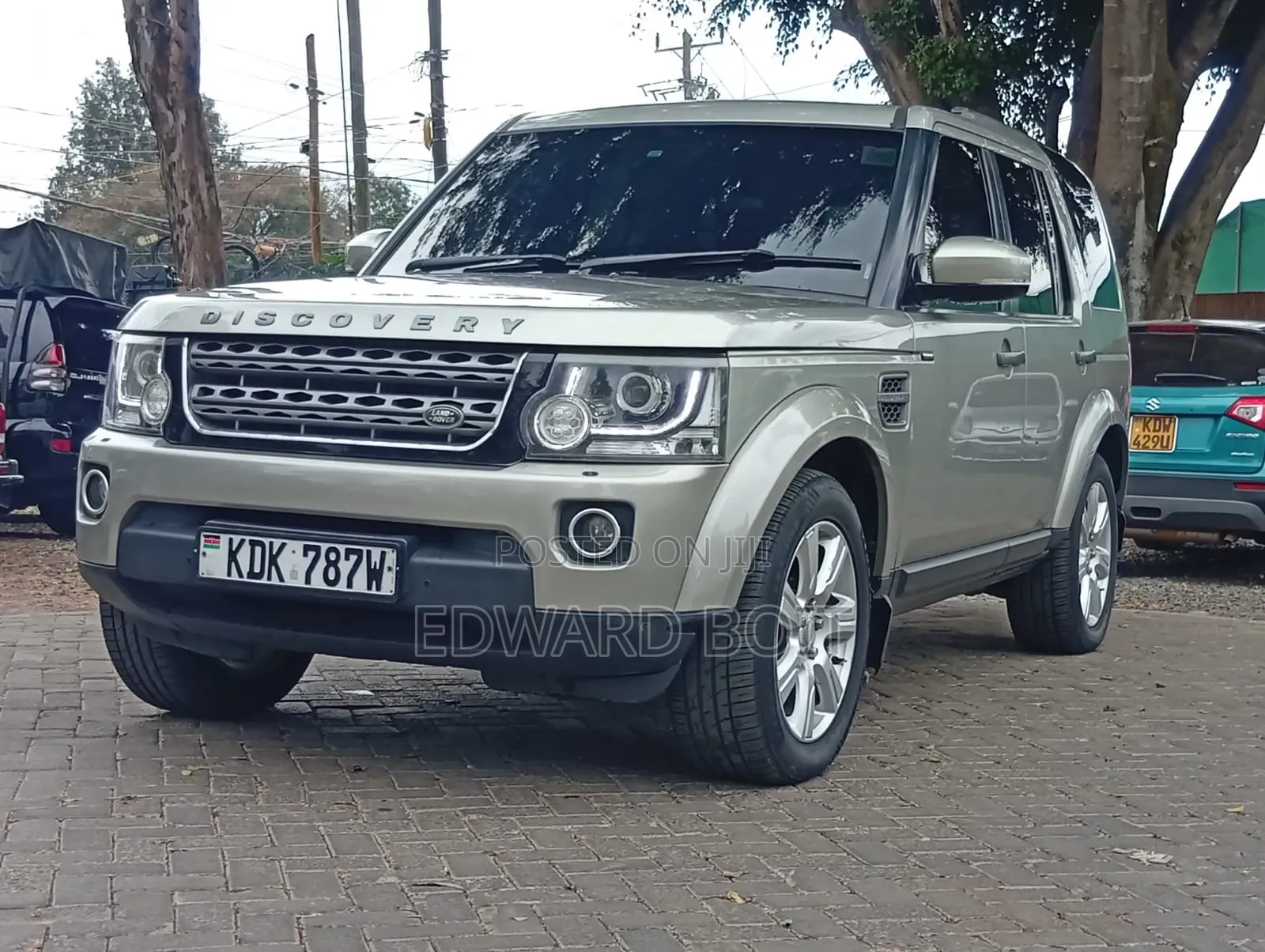 Land Rover Discovery 2015 Gold