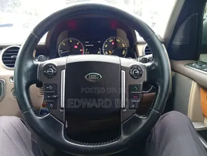 Land Rover Discovery 2015 Gold