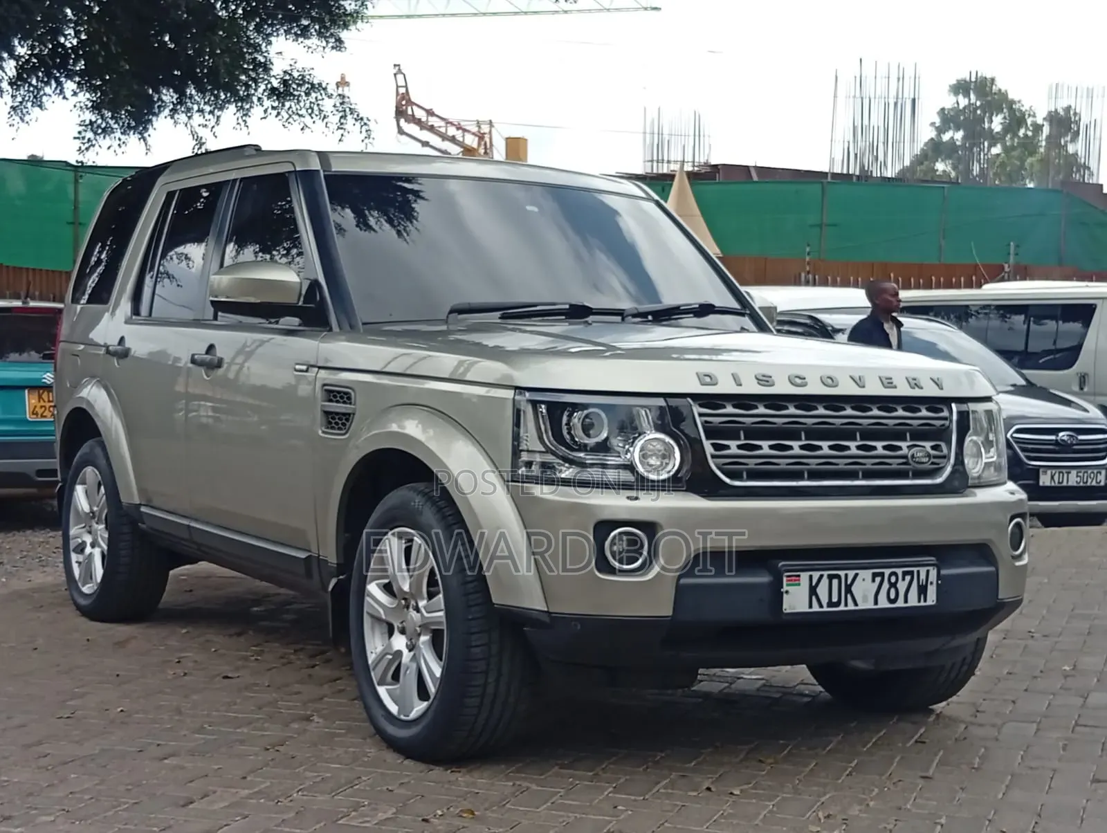 Land Rover Discovery 2015 Gold