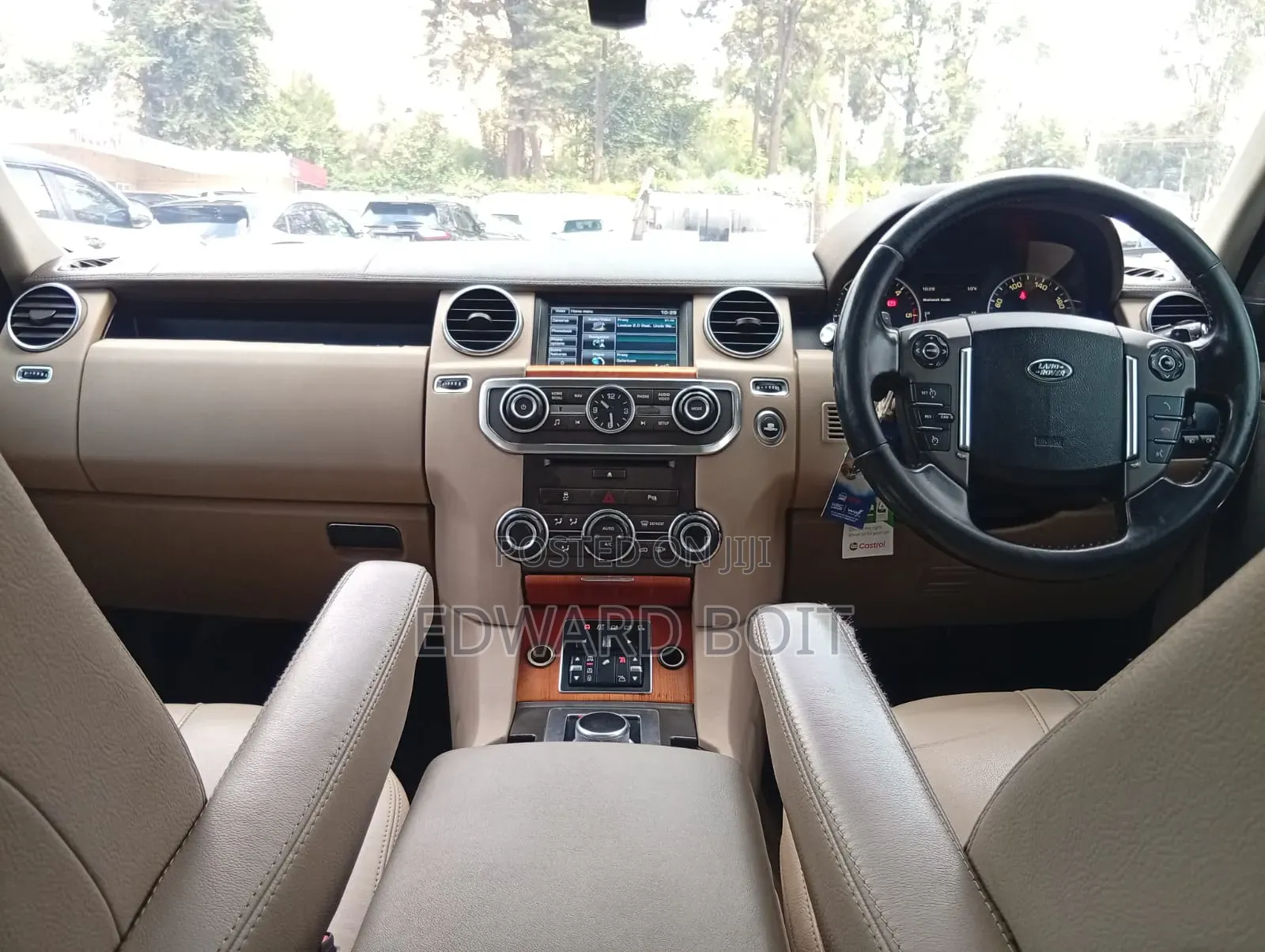 Land Rover Discovery 2015 Gold