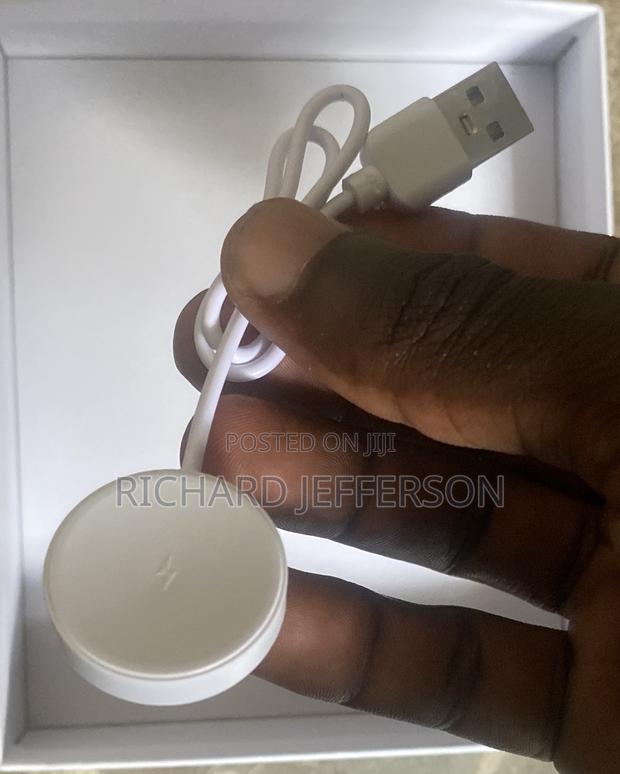 Magnetic Charger for Smartwatches - thumbnail 2