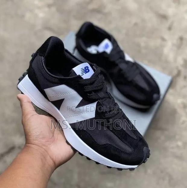 Black / White N.B 327 37-43