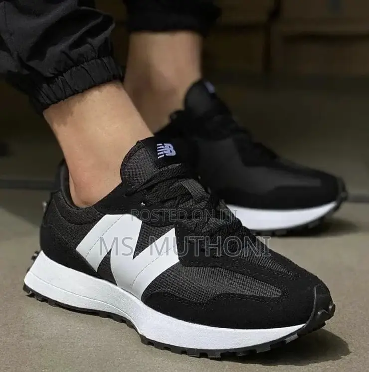 Black / White N.B 327 37-43