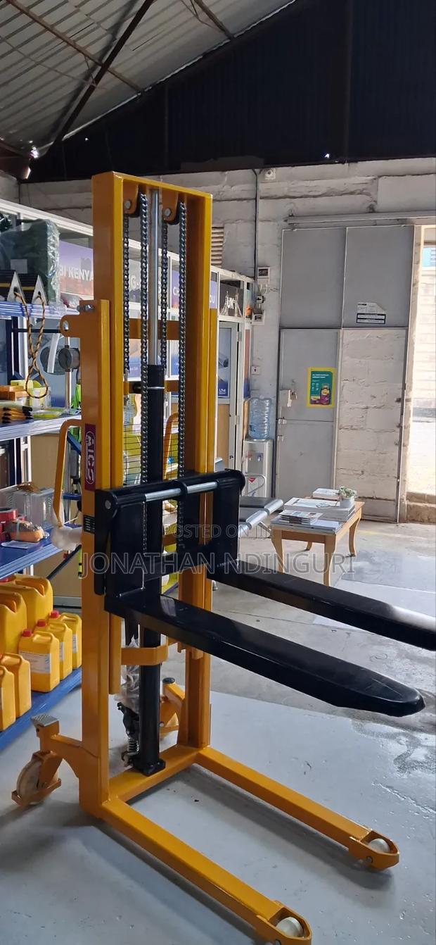 Heavy Duty Hand Stacker - thumbnail 2