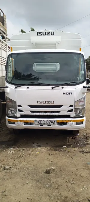 Isuzu NQR 2021