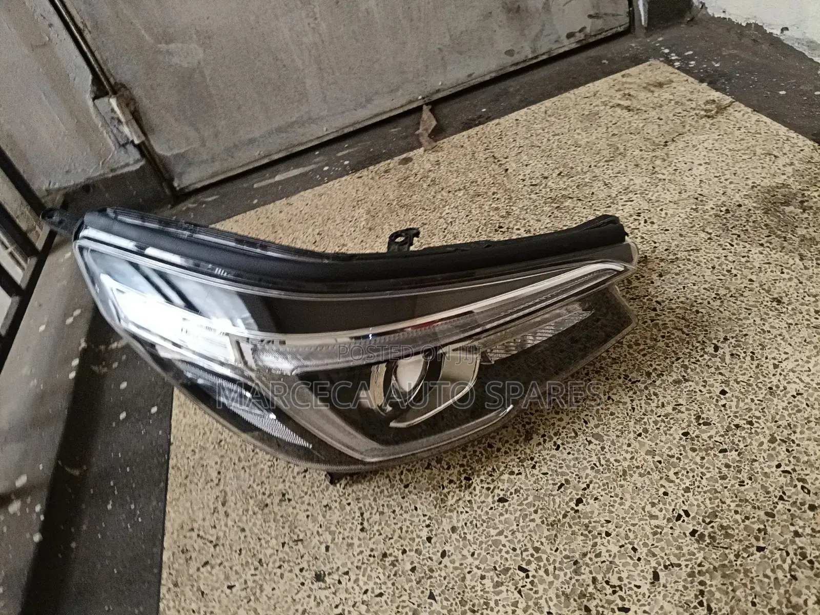 Headlight Subaru Sk 9 Inbuilt Xenon Engrave (Jj)