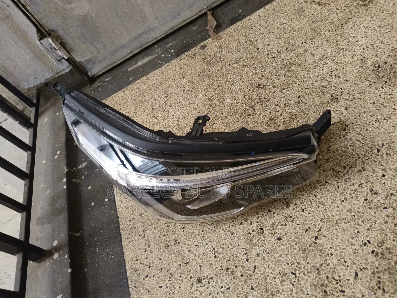 Headlight Subaru Sk 9 Inbuilt Xenon Engrave (Jj)