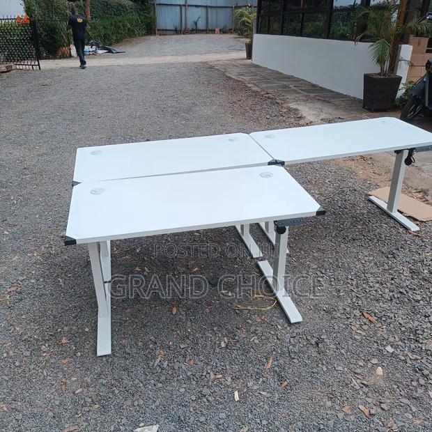 White 1.2m Electric Adjustable Table