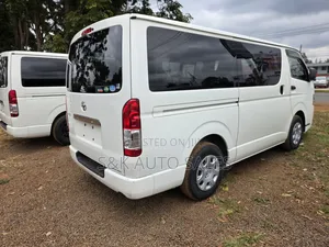 Toyota HiAce 2020 Silver