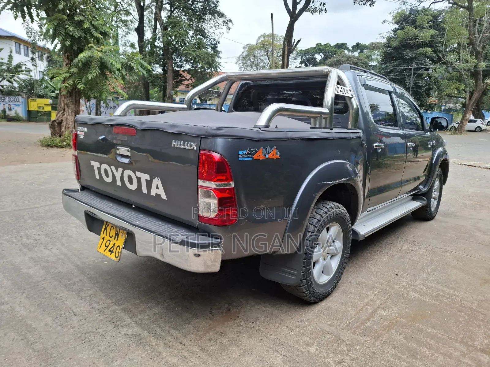 Toyota Hilux 2012 Gray