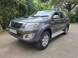 Toyota Hilux 2012 Gray