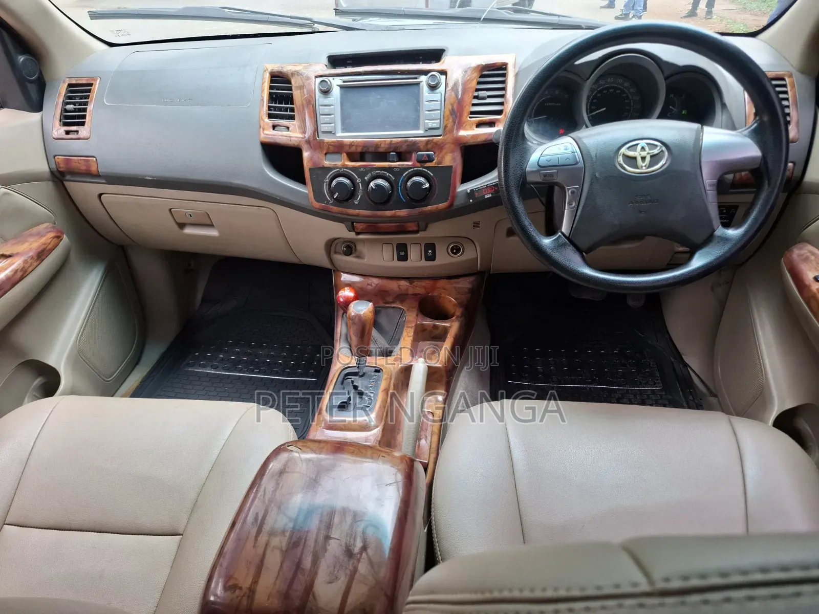 Toyota Hilux 2012 Gray