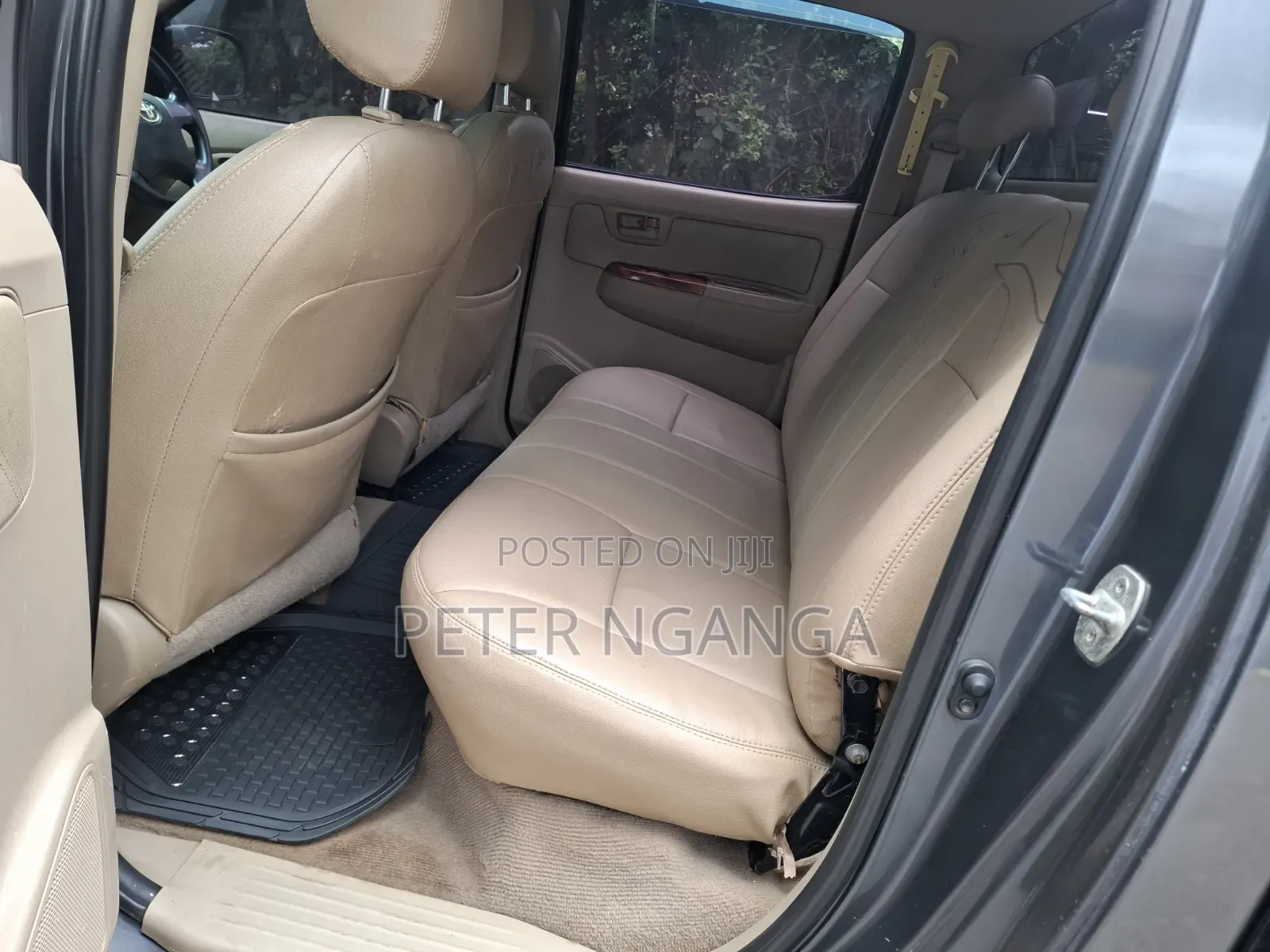 Toyota Hilux 2012 Gray