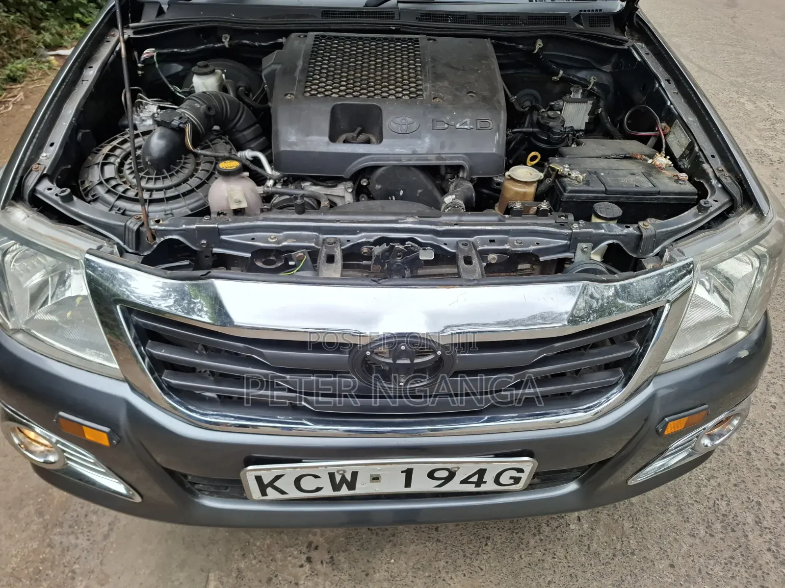 Toyota Hilux 2012 Gray