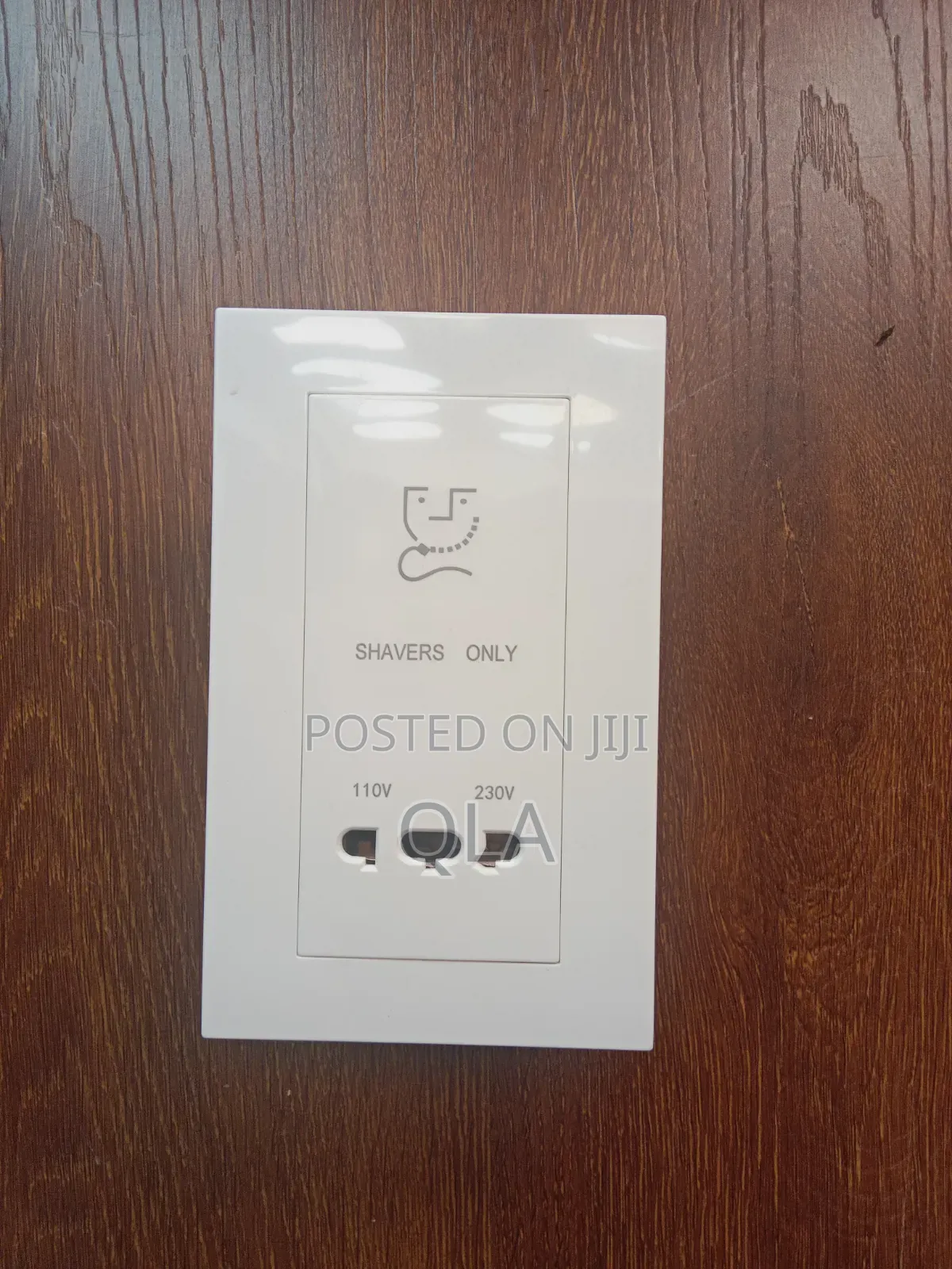 Shaver Socket White