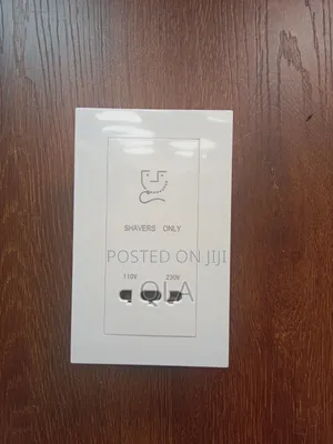 Shaver Socket White
