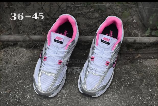 Nike Moto Unisex Shoes - thumbnail 2