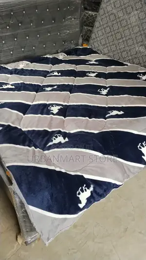 Woolen Duvet 6x6 – Warm, Soft Stylish