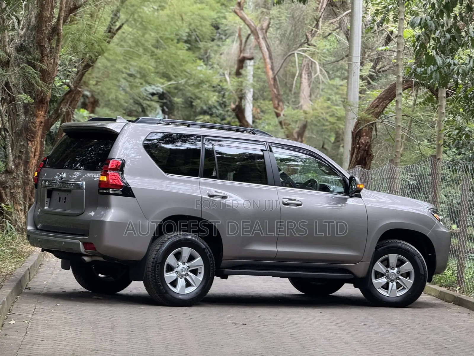 Toyota Land Cruiser Prado 2.8 2022 Brown