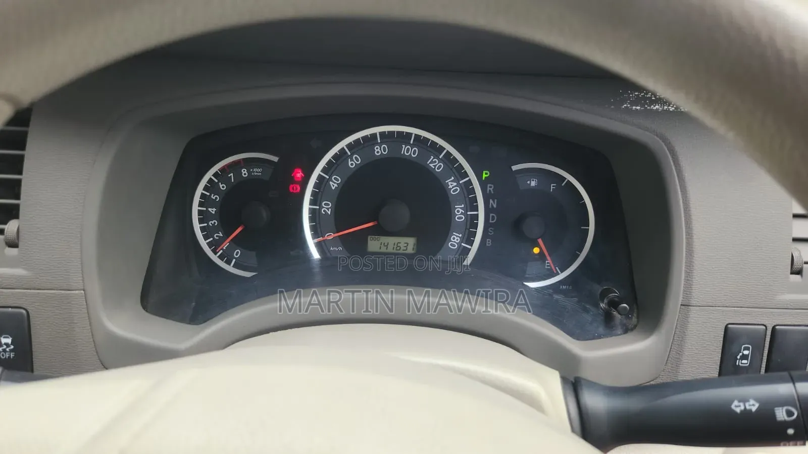 Toyota ISIS 2014 Silver