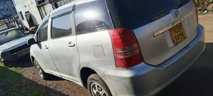 Toyota Wish 2004 Silver