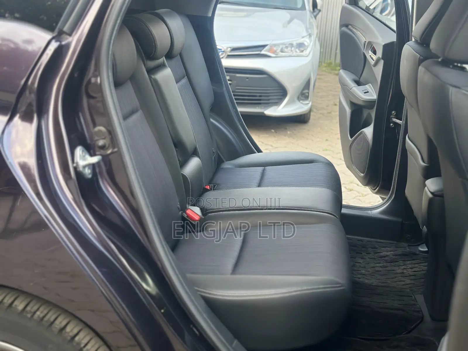 Honda Fit Shuttle 1.5 Hybrid 2WD 2019 Maroon