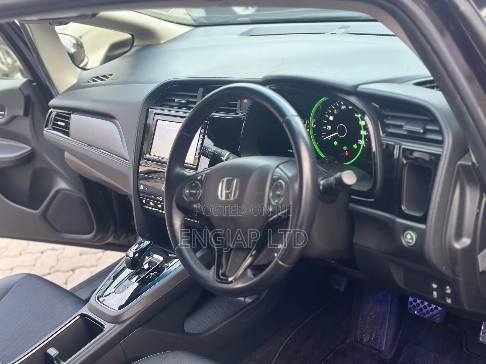 Honda Fit Shuttle 1.5 Hybrid 2WD 2019 Maroon