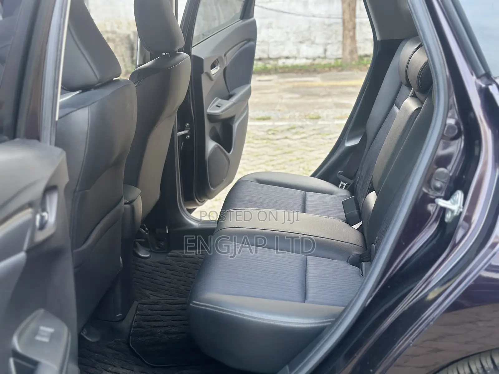 Honda Fit Shuttle 1.5 Hybrid 2WD 2019 Maroon