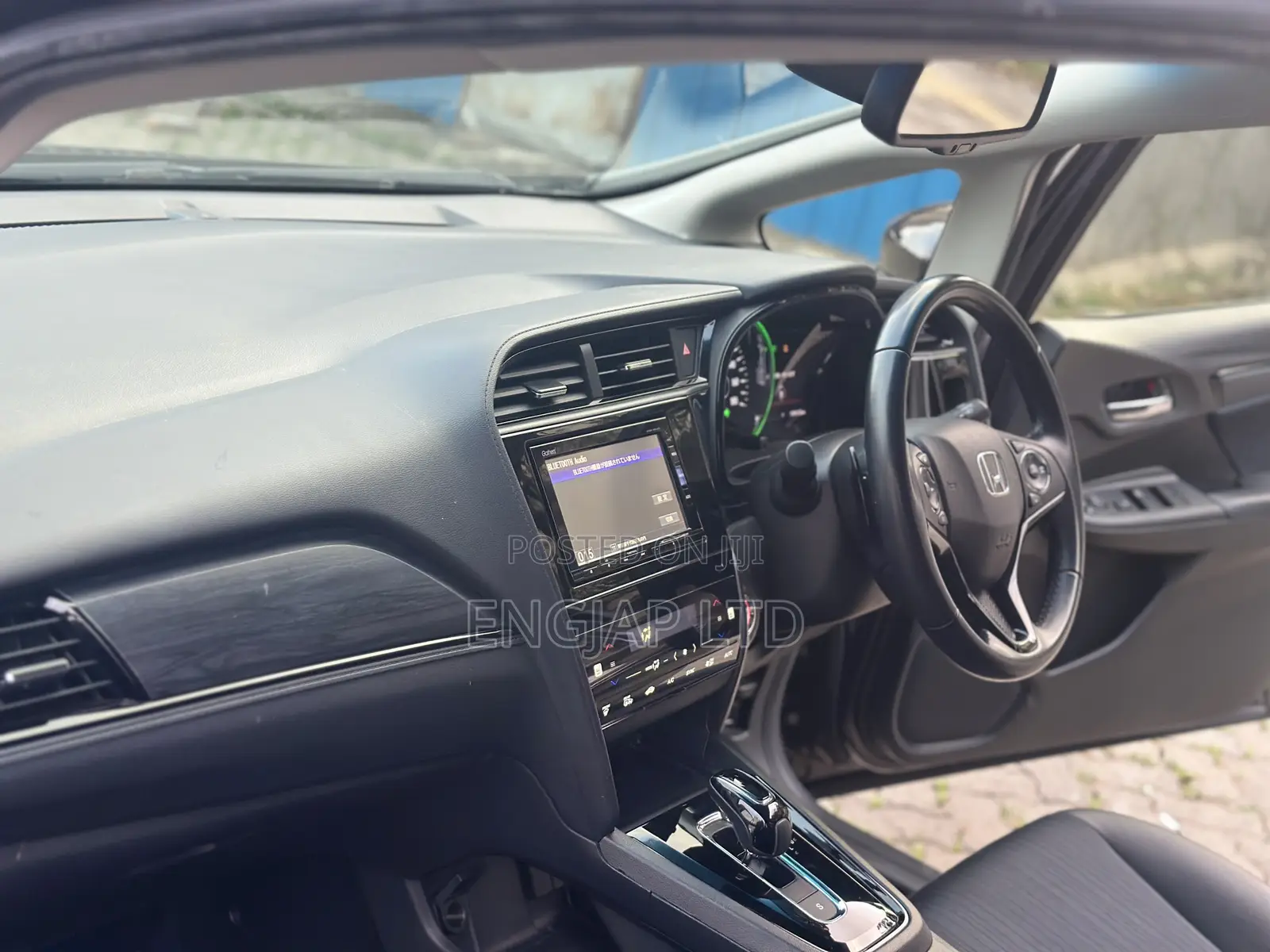 Honda Fit Shuttle 1.5 Hybrid 2WD 2019 Maroon