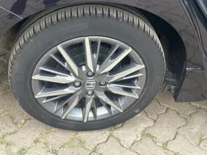 Honda Fit Shuttle 1.5 Hybrid 2WD 2019 Maroon