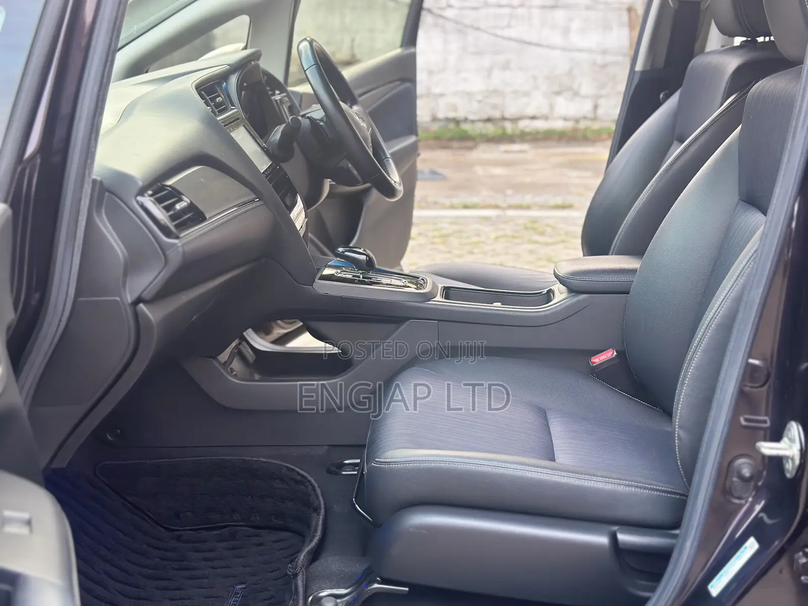 Honda Fit Shuttle 1.5 Hybrid 2WD 2019 Maroon