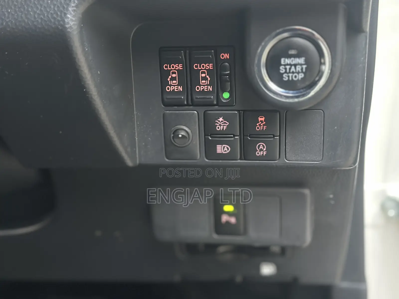Toyota Roomy 2019 Pearl