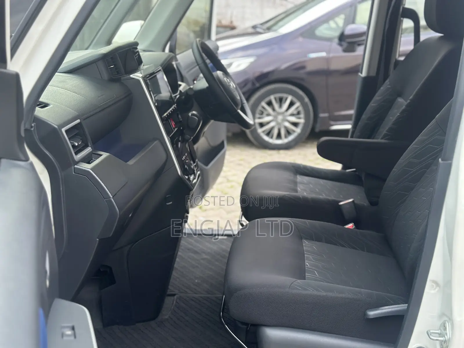 Toyota Roomy 2019 Pearl