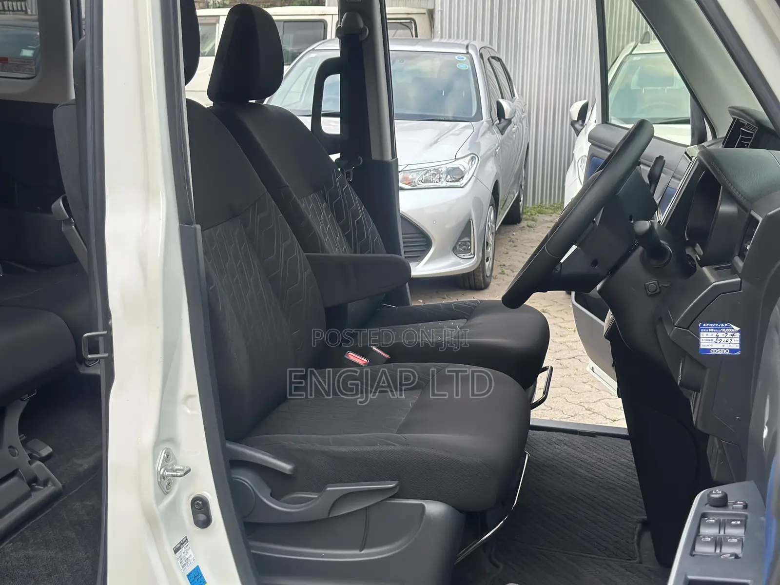 Toyota Roomy 2019 Pearl